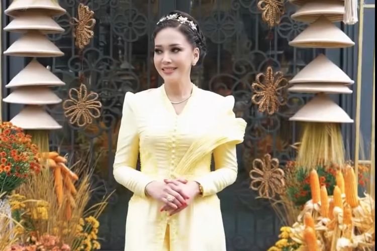 Tema Butter Yellow yang Mendominasi Penampilan Maia